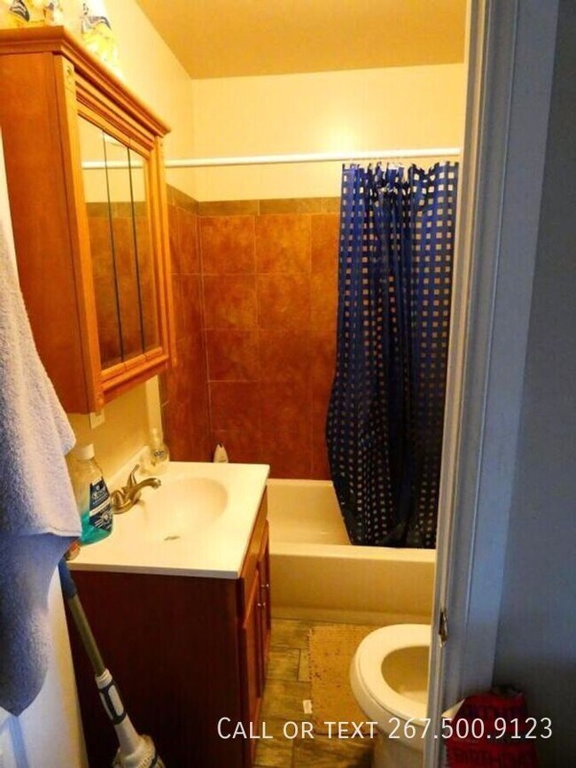 Building Photo - 729 N 43rd St