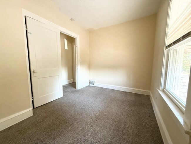 Building Photo - 3545 W 129th St