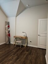 Building Photo - 3505 Chapman Cir
