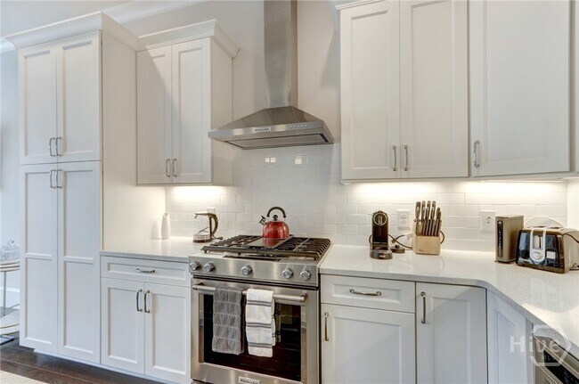 Building Photo - 433 Port St