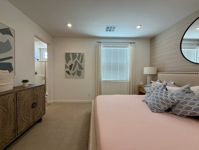 Building Photo - FULLY FURNISHED 3 BED 2.5 BATH 2 CAR GARAGE MODEL HOME FOR RENT IN CADENCE