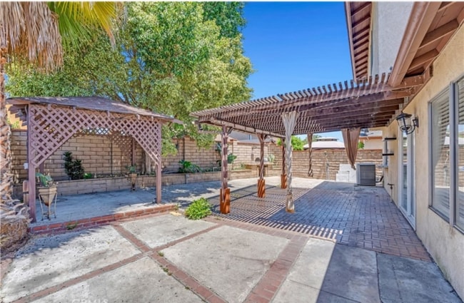 Building Photo - 5533 Mission Way