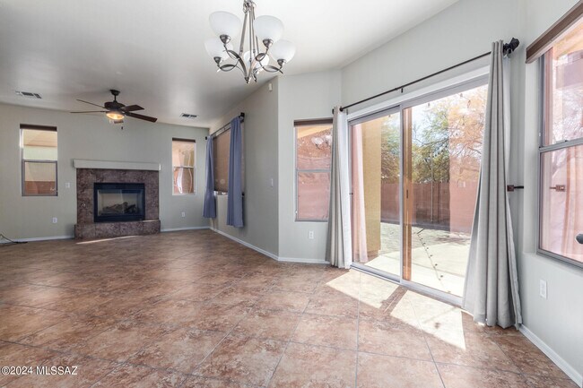 Building Photo - 1599 W Homecoming Way