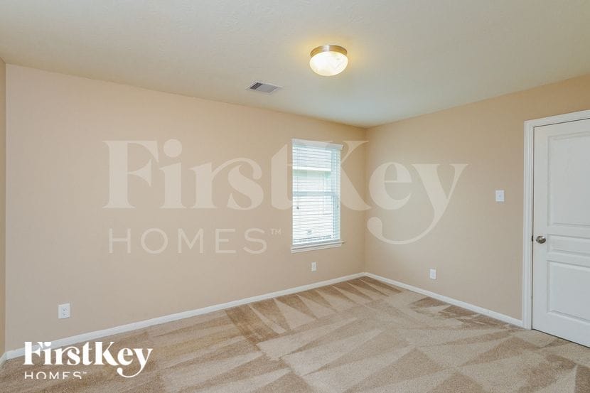 Building Photo - 3 Garden Ridge Ct