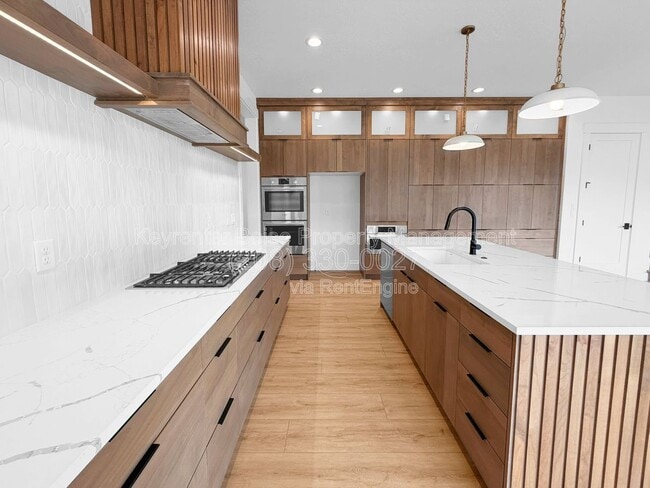 Building Photo - 891 N Gracie Ave