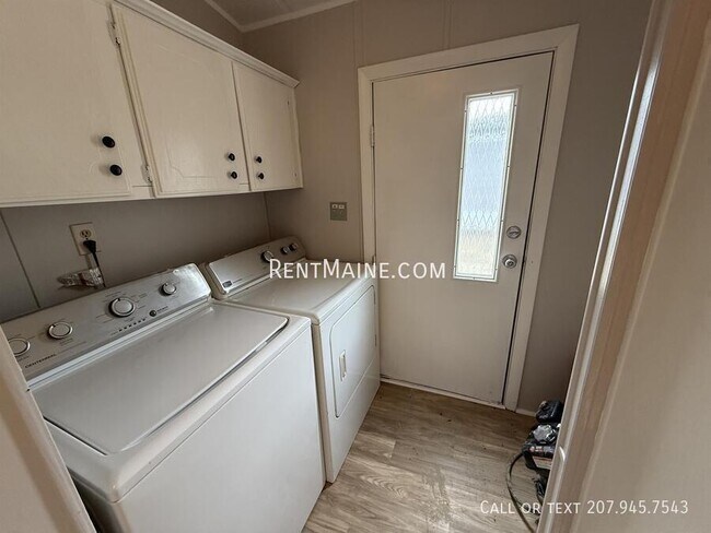 Building Photo - 799 Stillwater Ave