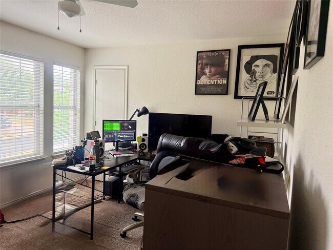 Building Photo - 11104 Chatam Berry Ln