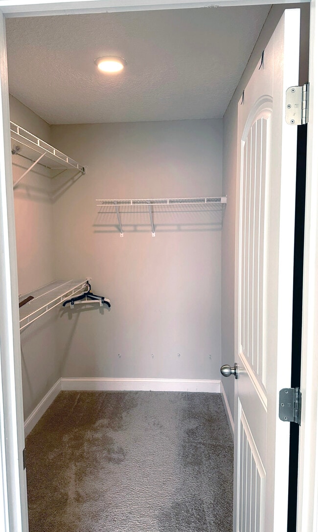 Building Photo - 732 Waterlily Ct