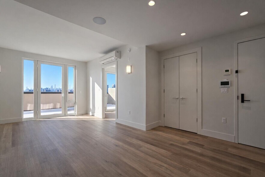 Building Photo - 91 Bruckner Blvd