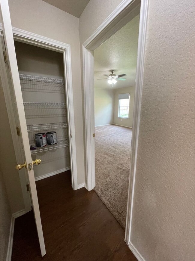 Building Photo - NEW ON MARKET