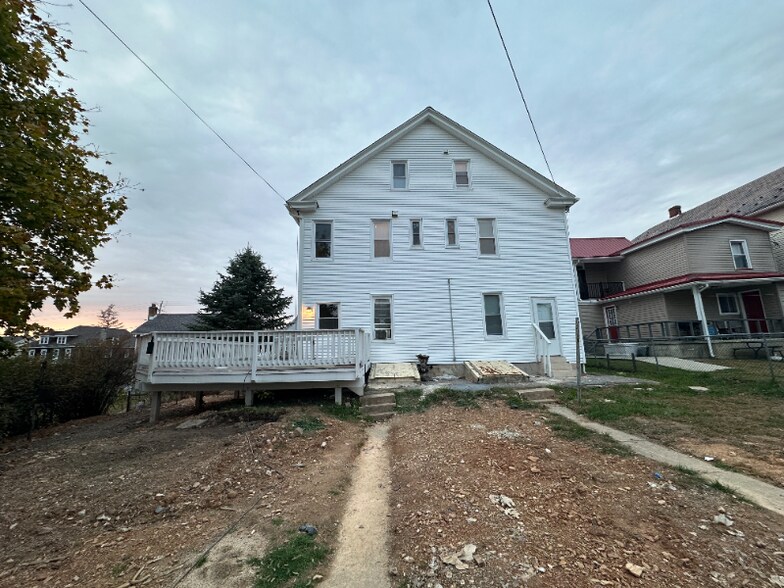 Building Photo - 381-383-383 S 3rd St