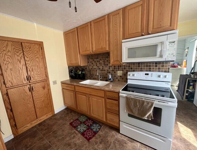 Building Photo - 409