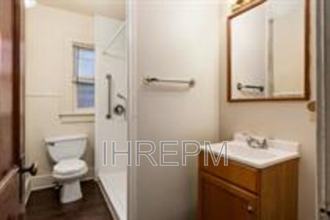 Building Photo - 824 Studer Ave