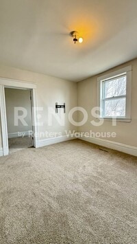 Building Photo - 935 Sims Ave