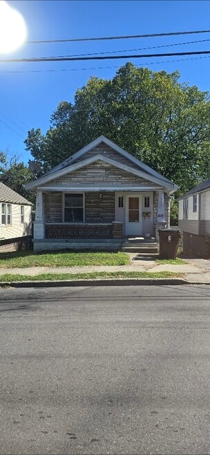 Building Photo - 415 E 45th St