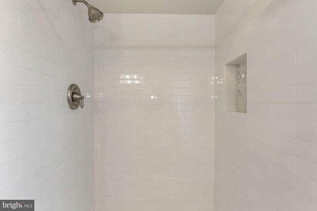 Building Photo - 1454 McLean Mews Ct