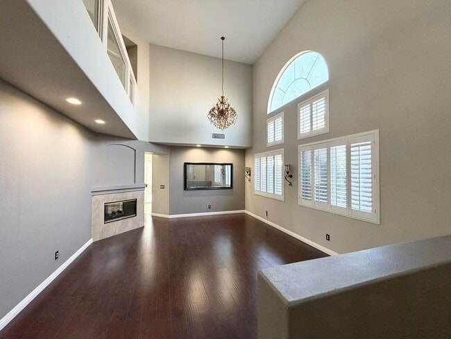 Building Photo - Wonderful corner lot home features 4 bedrooms and 3 full bathrooms