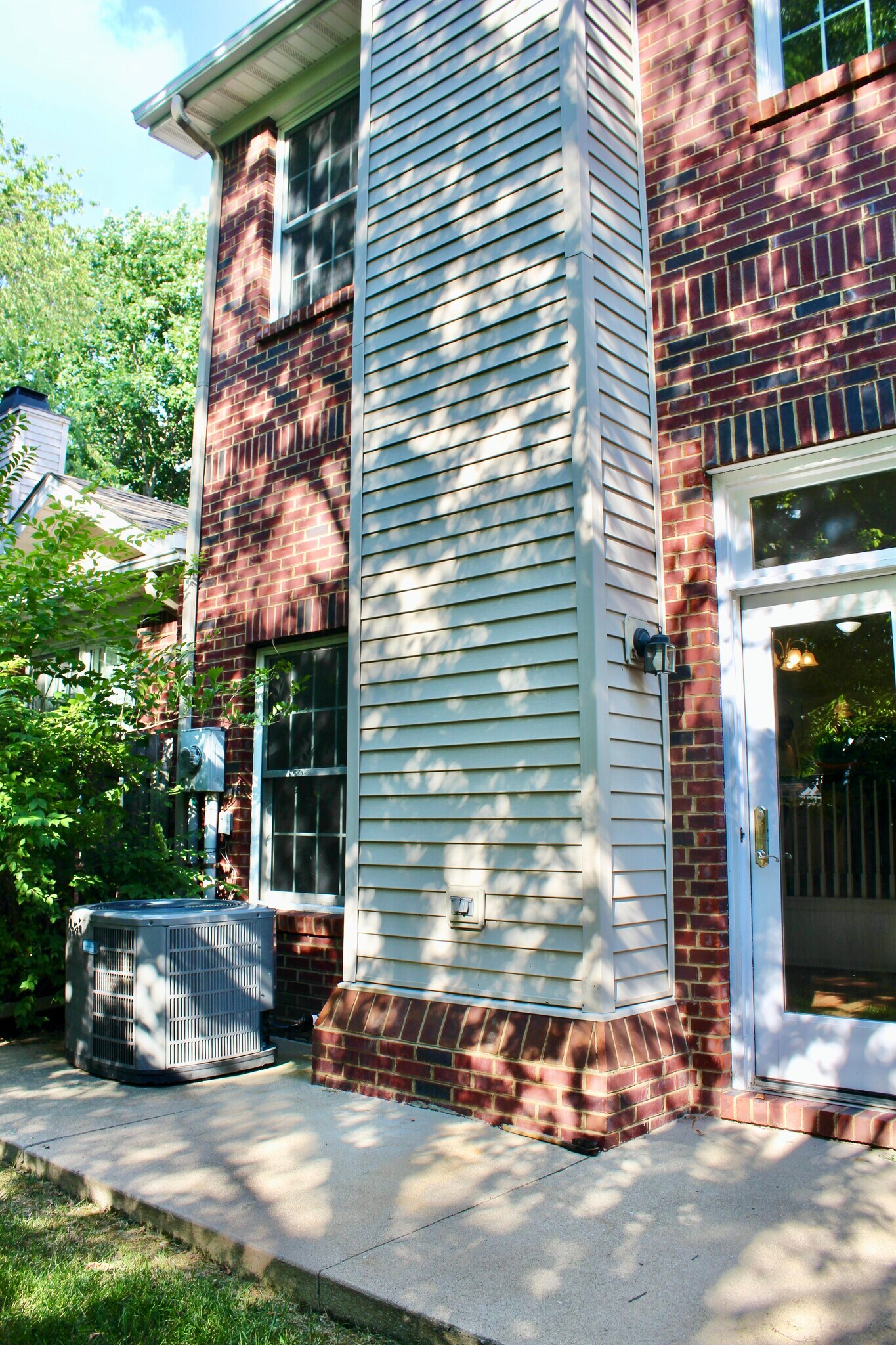 Building Photo - 1625 Nicholasville Rd