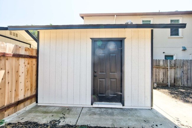Building Photo - Renovated 1-Bedroom Cottage with Storage Shed & Gated Yard