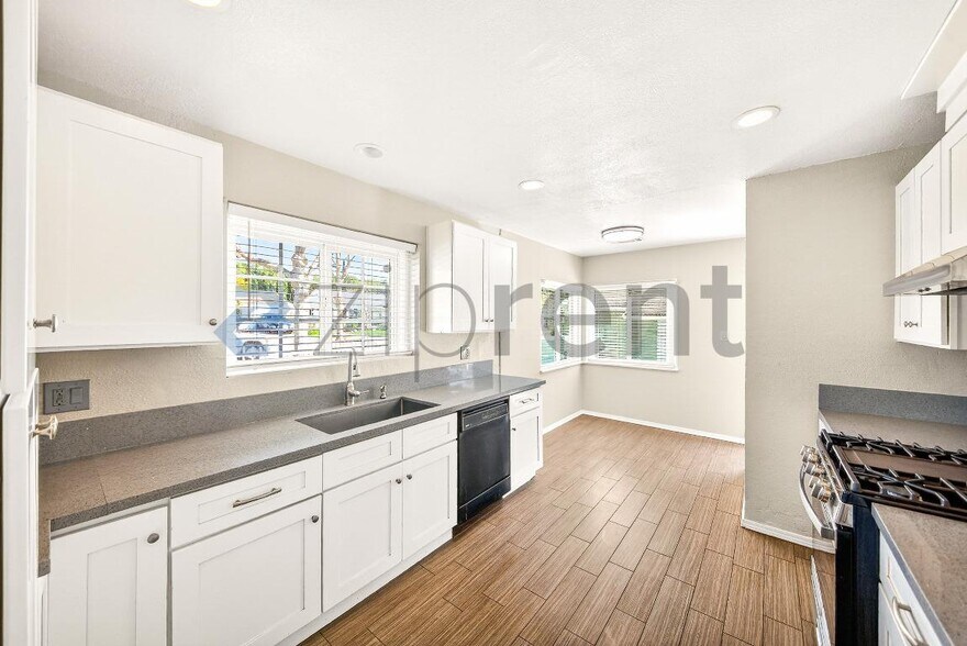 Building Photo - 11758 Broadway Ave