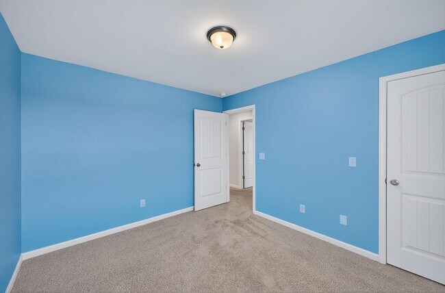 Building Photo - 255 Mansell
