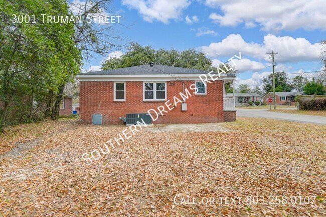 Building Photo - 3001 Truman St