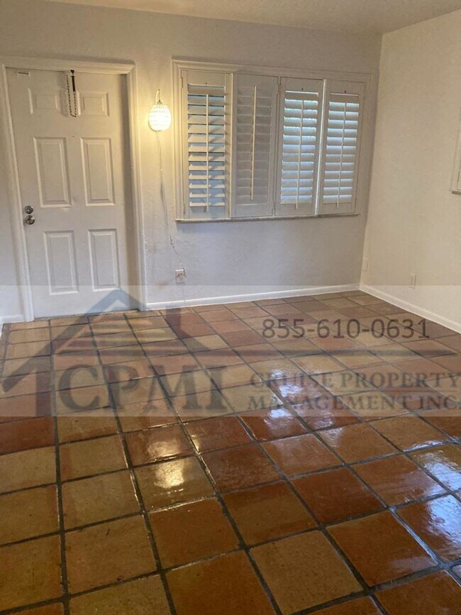 Interior Photo - 1609 S Federal Hwy Lake Worth, FL 33460