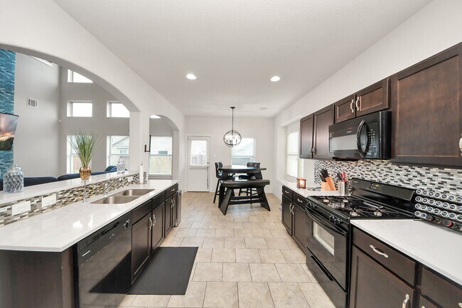 Building Photo - 622 Aberhill Dr