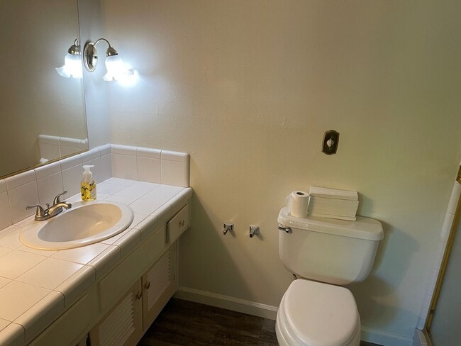 Building Photo - **RESERVE NOW FOR SUMMER 2026**  Spacious 6-Bedroom House Near Chico State