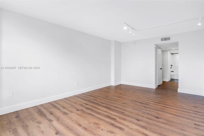 Building Photo - 2801 NE 183rd St