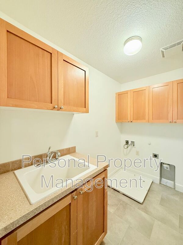 Building Photo - 3368 NW 47th Dr