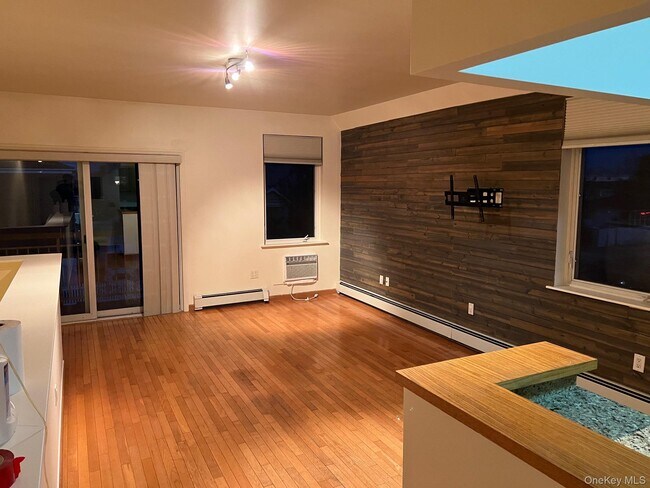 Building Photo - 217 Graff Ave