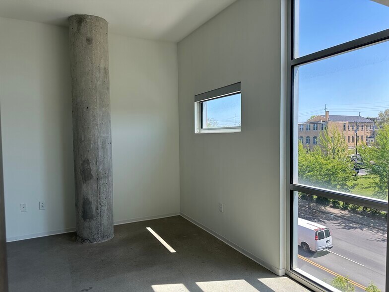 Building Photo - 2115 Yeaman Pl