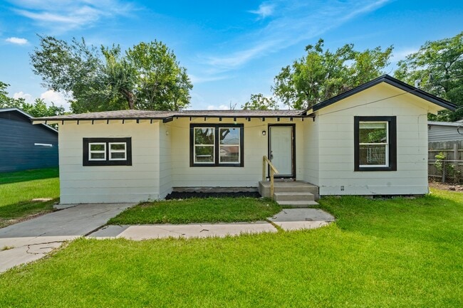 Primary Photo - 7121 Sidney St