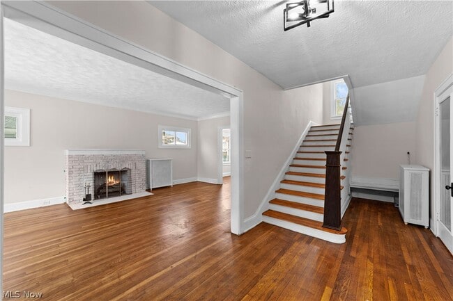 Building Photo - 867 East Blvd