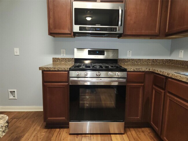 Building Photo - 303 Pine Mist Ln