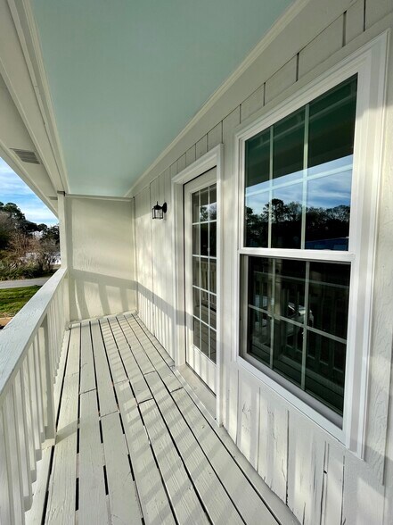 Balcony - 272 Fleming Rd
