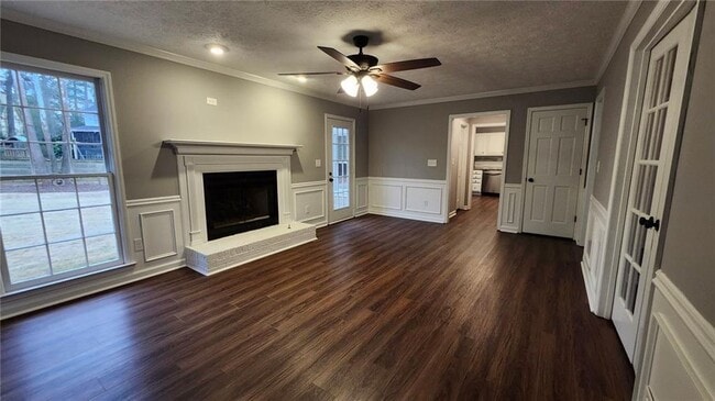 Building Photo - 5139 Chestnut Cir