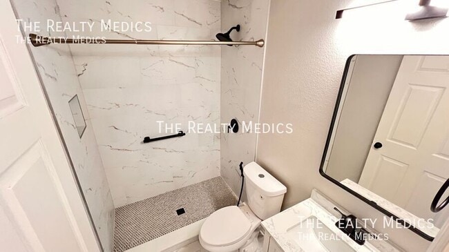 Building Photo - 2132 Falkner Rd