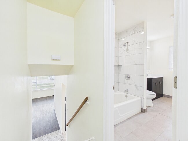 Building Photo - 209 Todd St