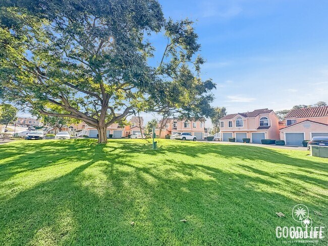 Building Photo - Great 3B/2BA Townhome in Oceanside!