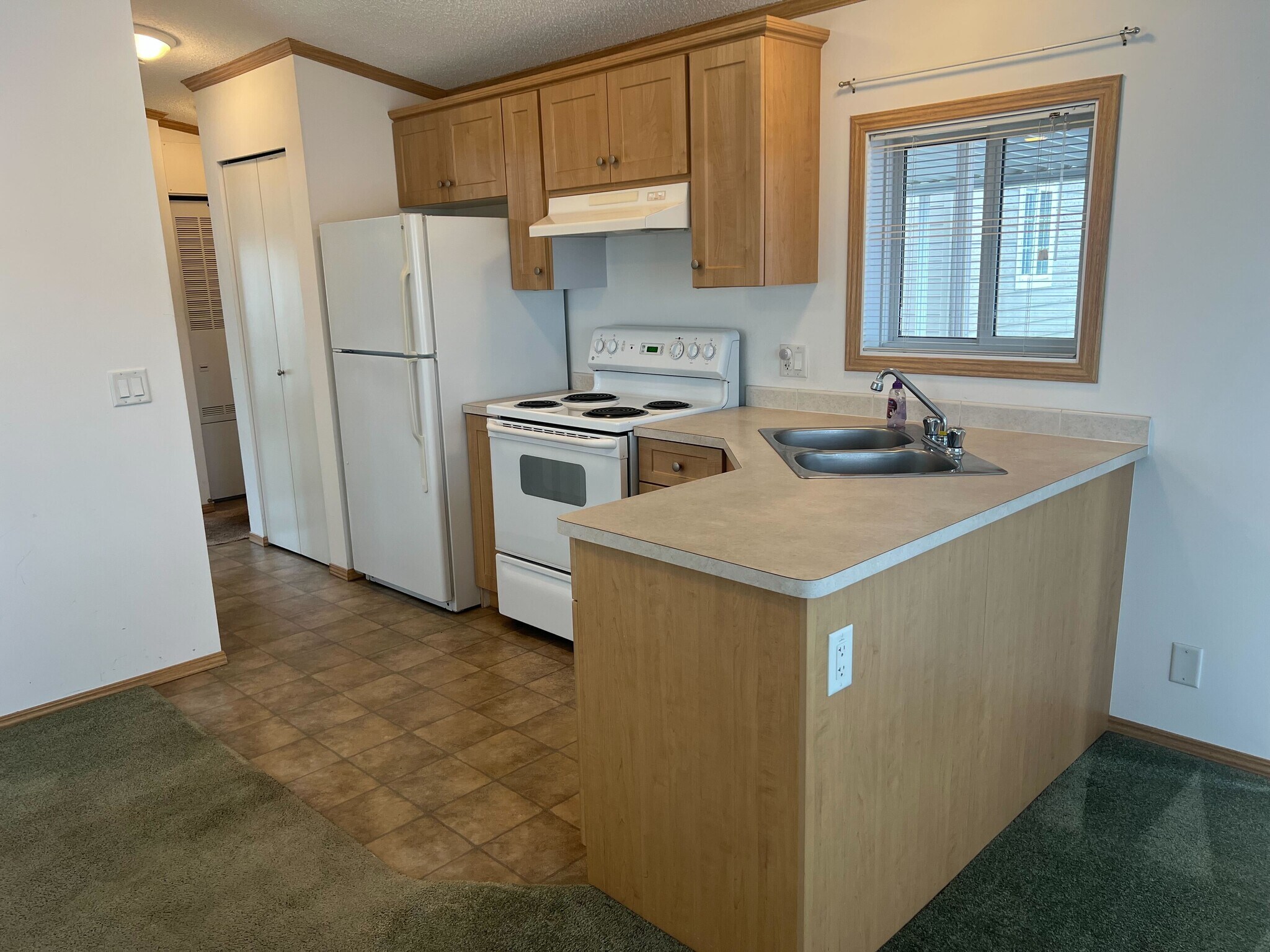 Building Photo - 1200 Lincoln St