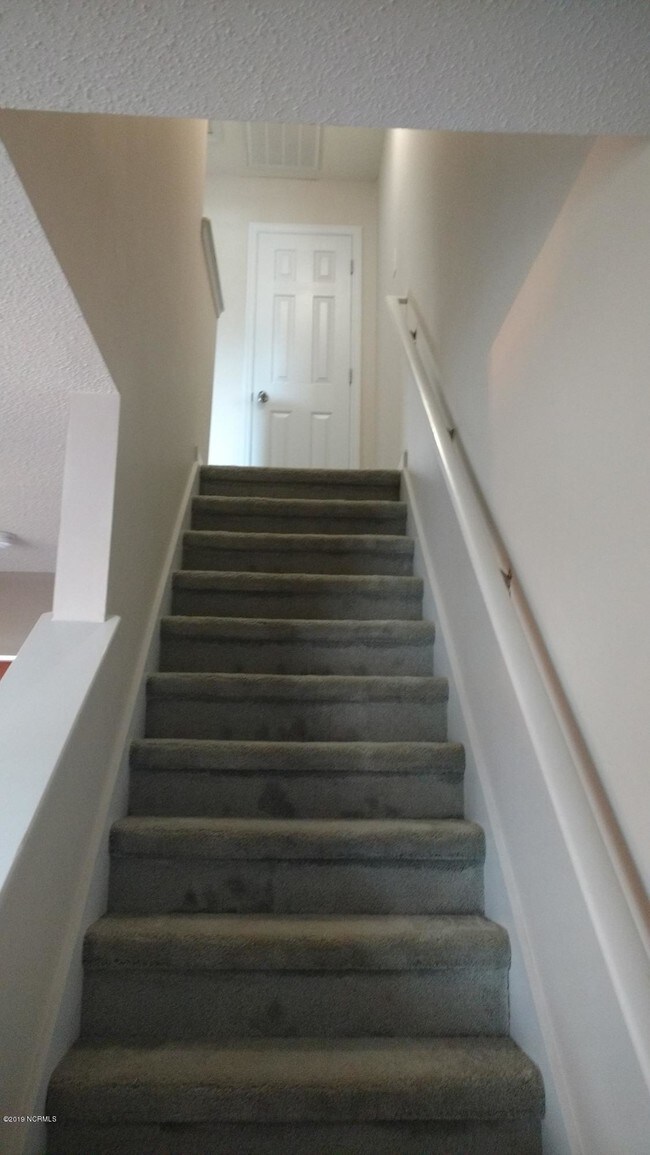 Building Photo - 4003 Grandeur Ave
