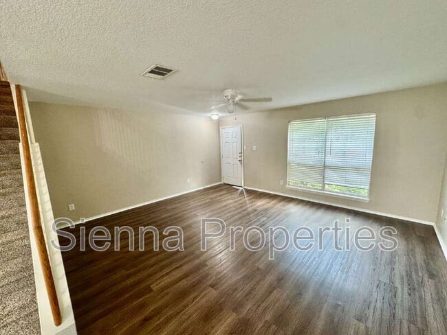 Building Photo - 398 Paddington Dr