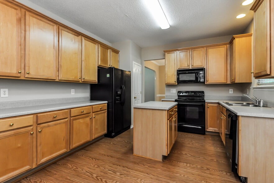 Building Photo - 5609 Enoree Ln