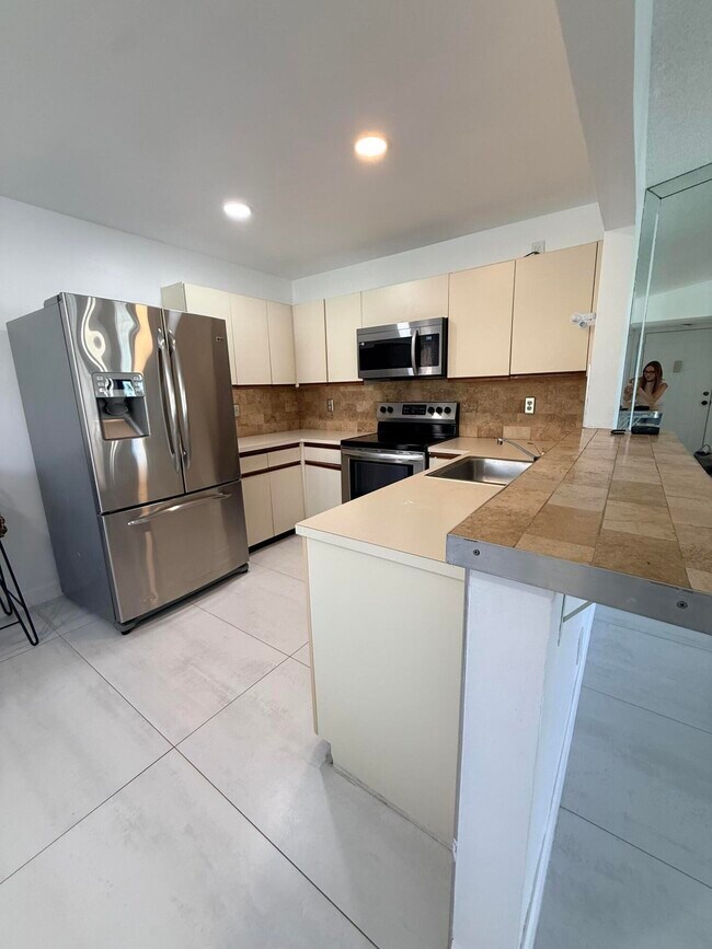 Building Photo - 7714 Tahiti Ln