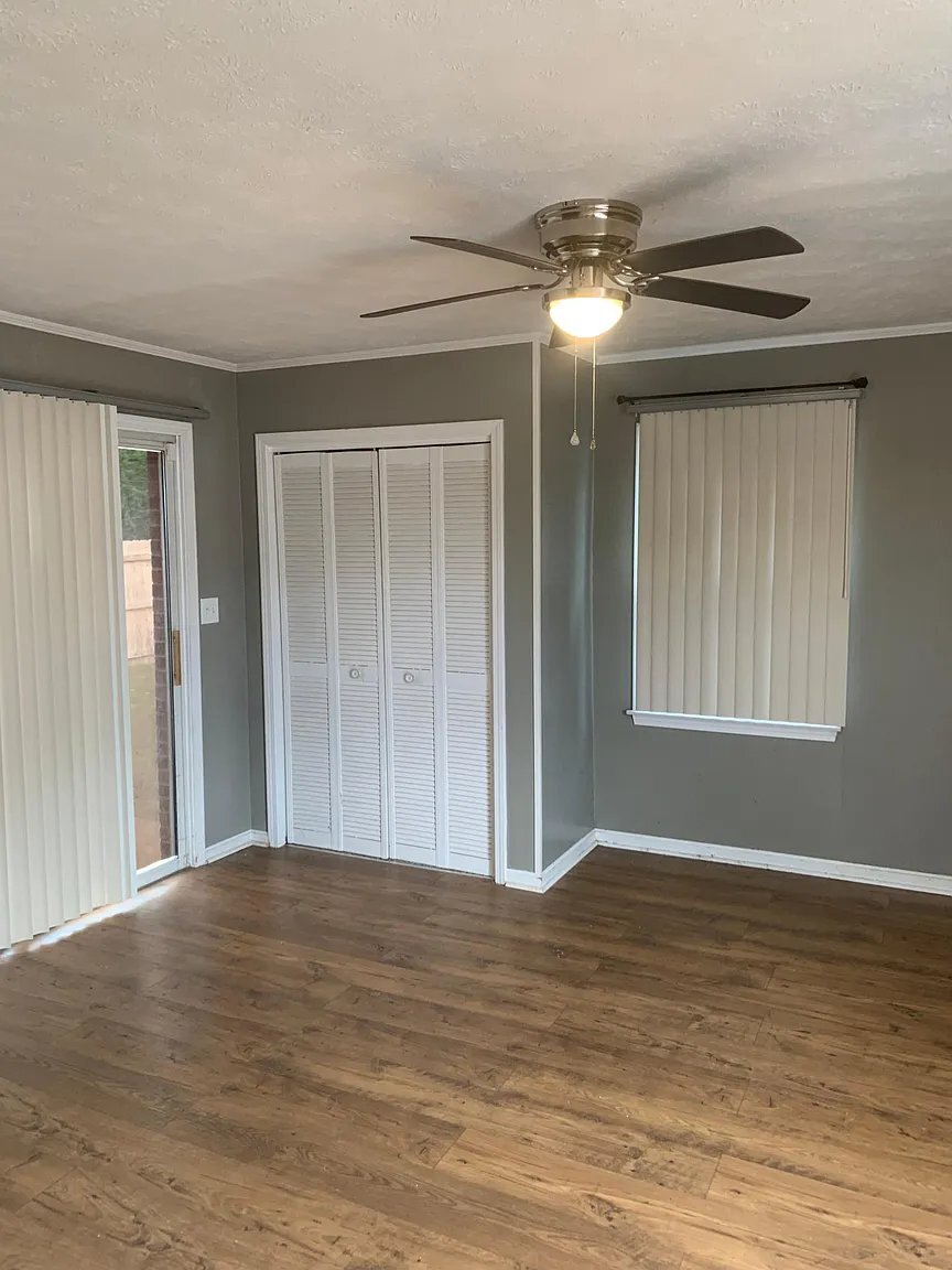 Building Photo - 1094 Briarwood Dr