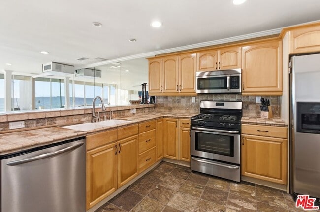 Building Photo - 20456 Pacific Coast Hwy