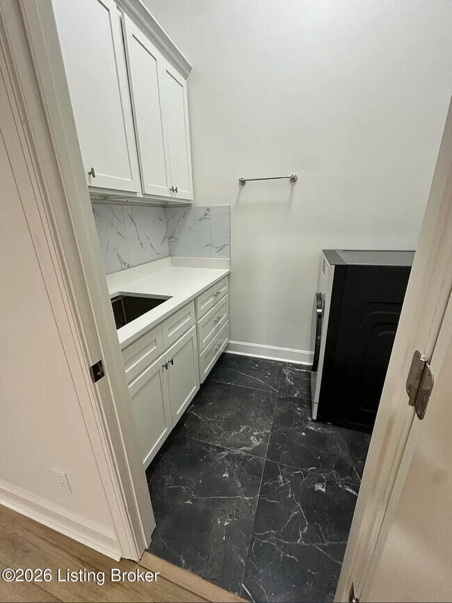 Building Photo - 540 S 4th St