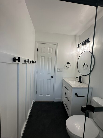 Building Photo - 221 Wedgewood Dr